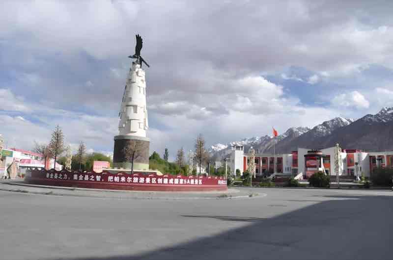Pamir plateau ridge line