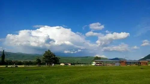 A self-drive view in Xinjiang